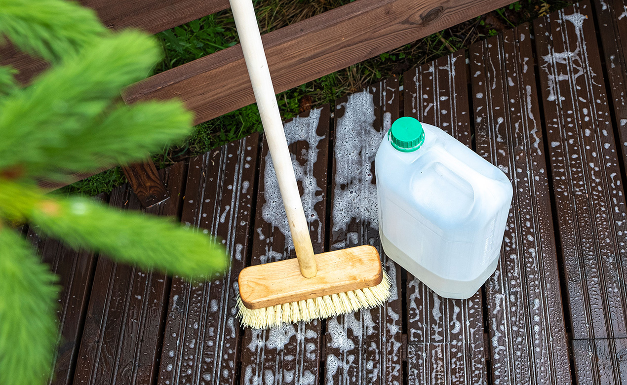 decking cleaning